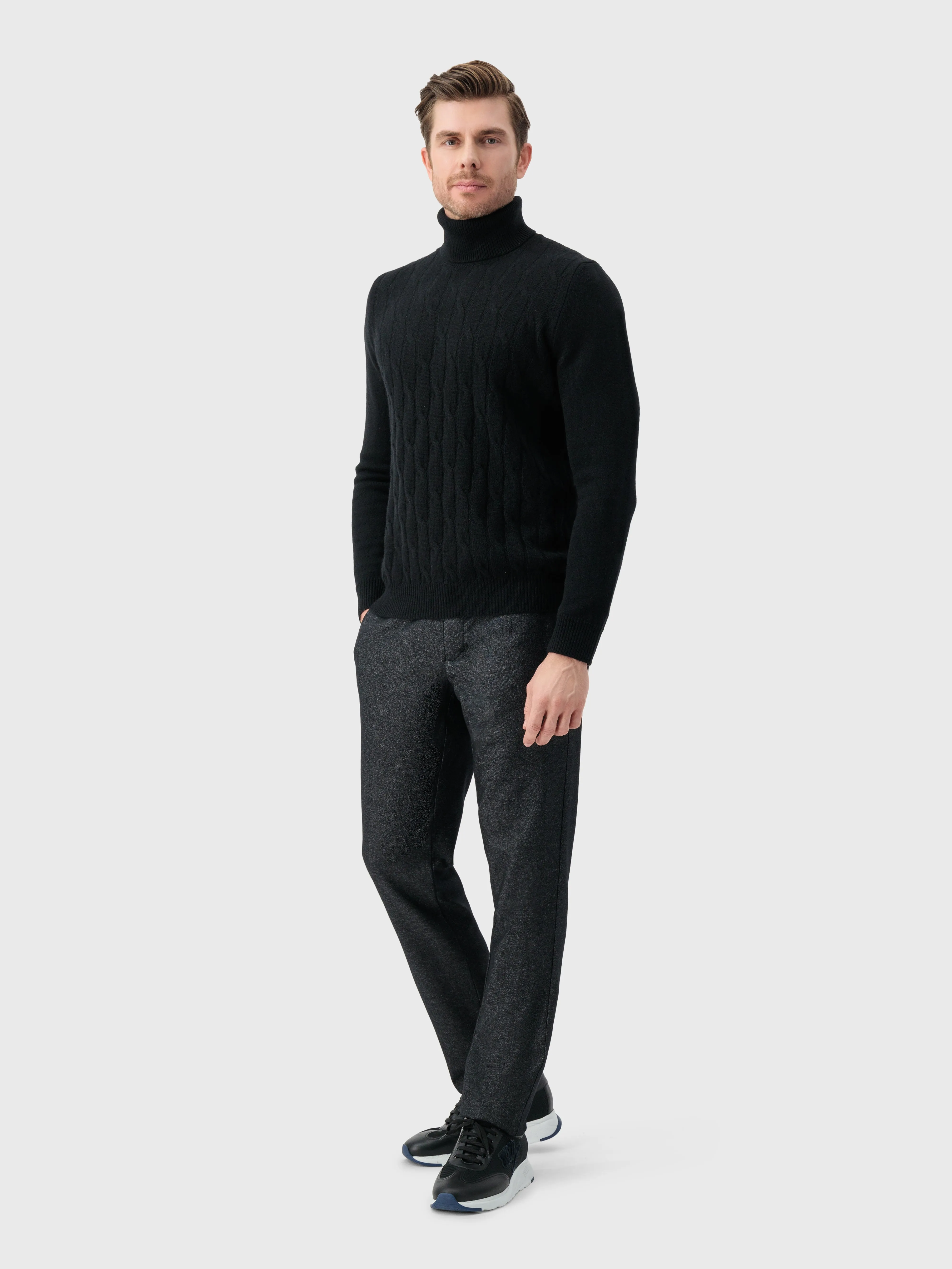Cashmere Turtleneck Pullover with Cable Knit Pattern Black