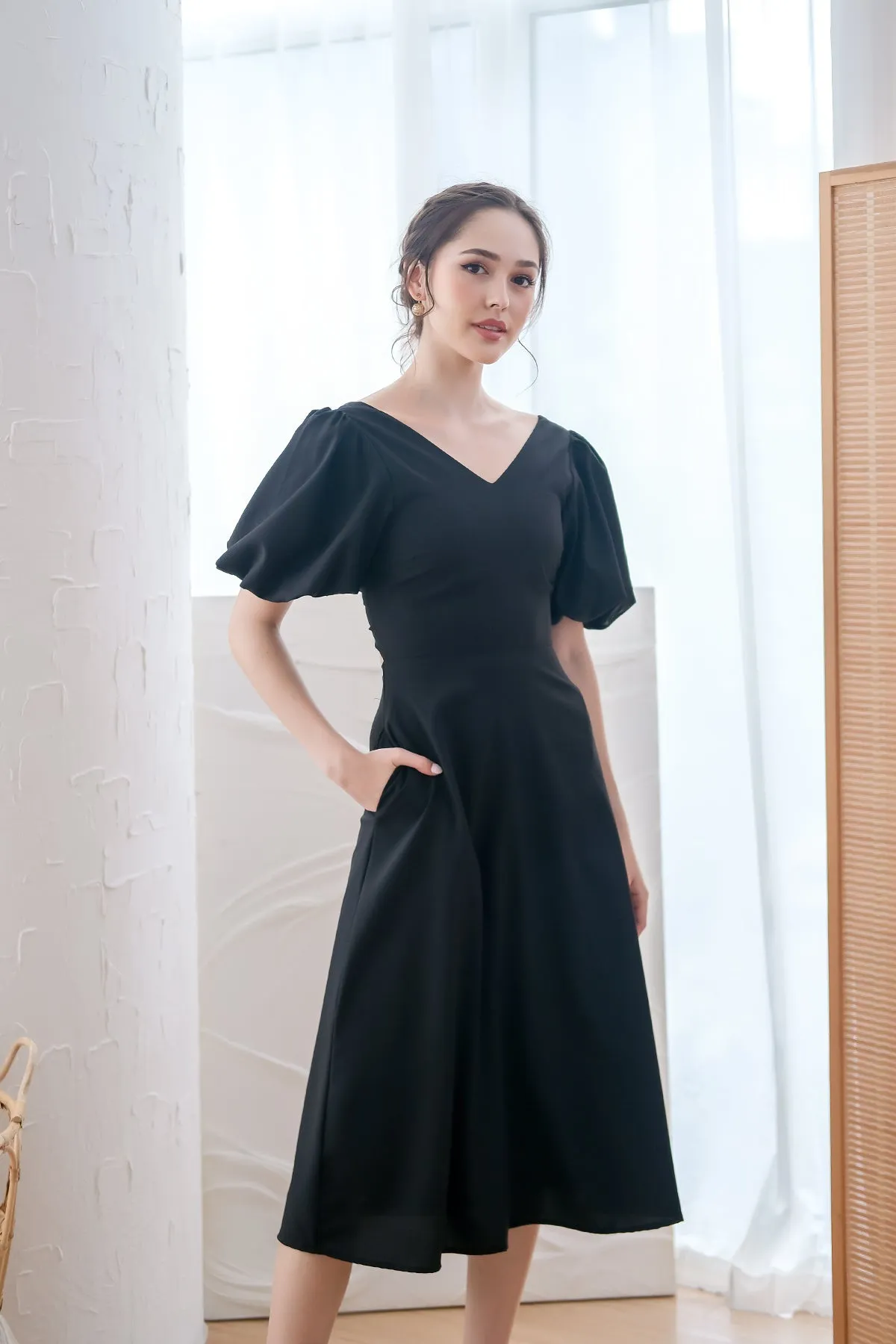 D'angelo Padded Bow Low Back Midi Dress - Black [XS/S/M/L/XL]