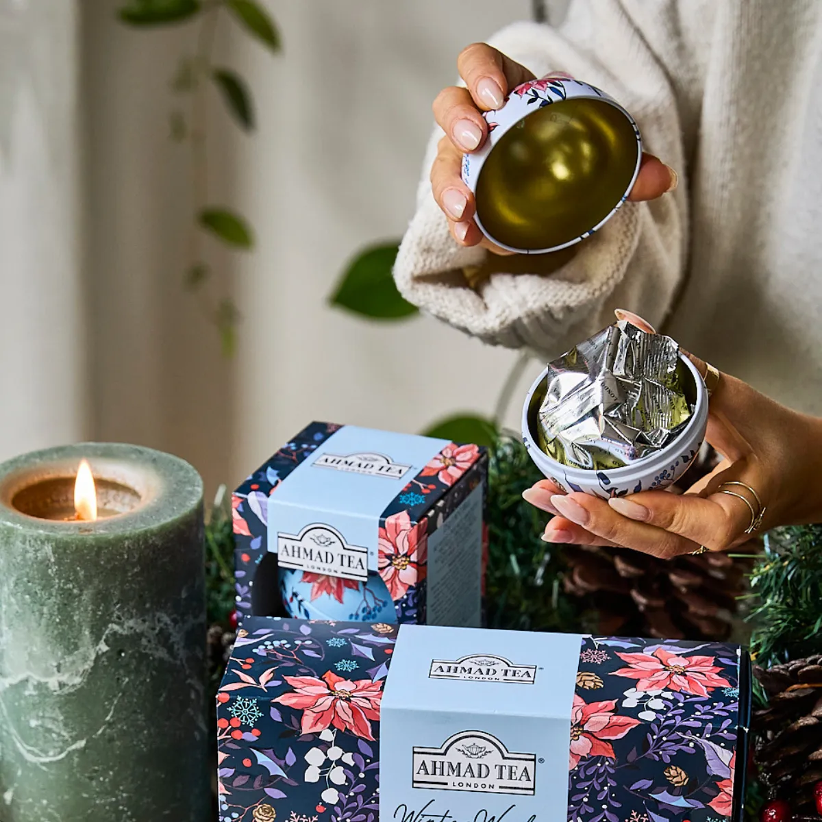Winter Wonder Tea Ornament (English Breakfast)
