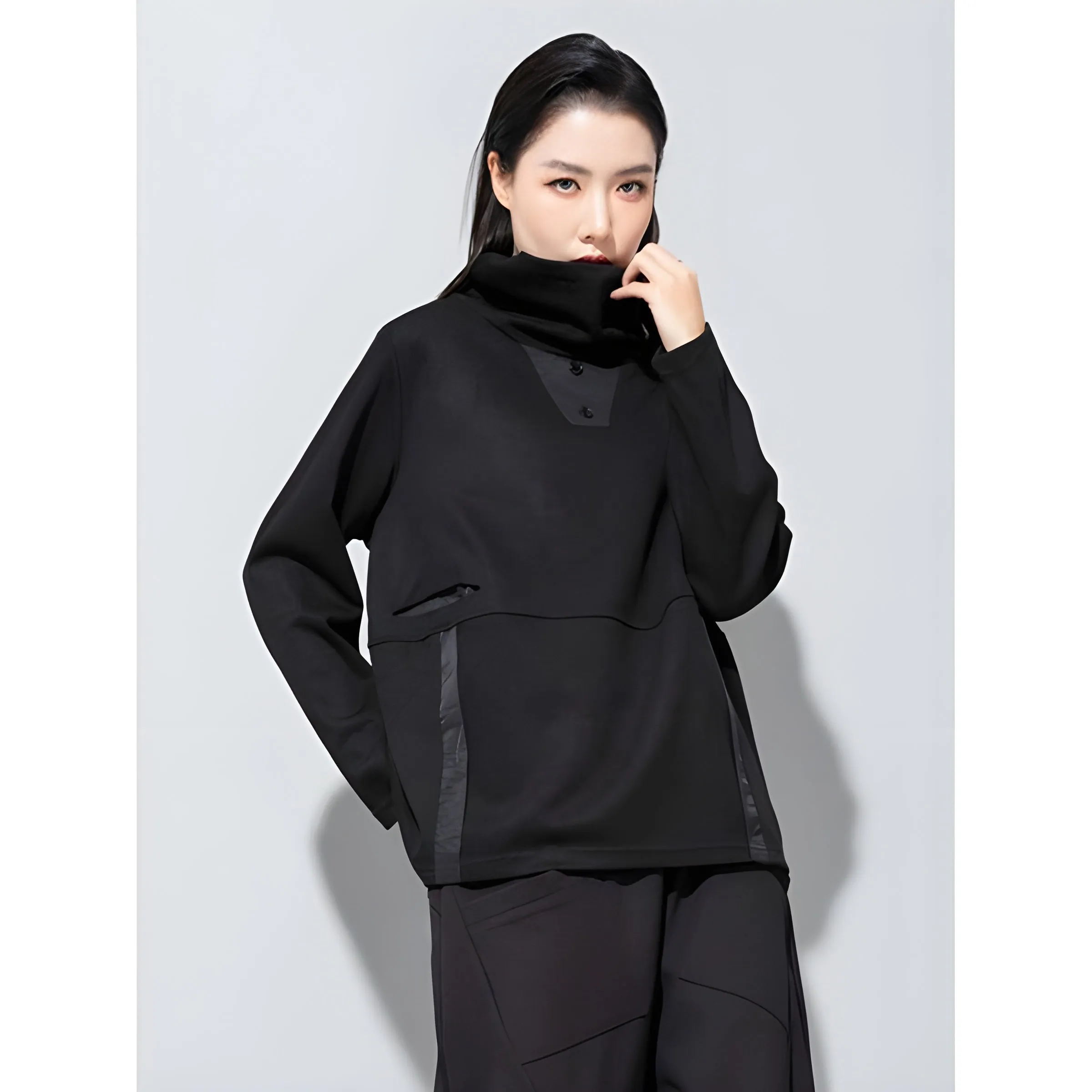 Women's Techwear Black Turtleneck Sweatshirt
